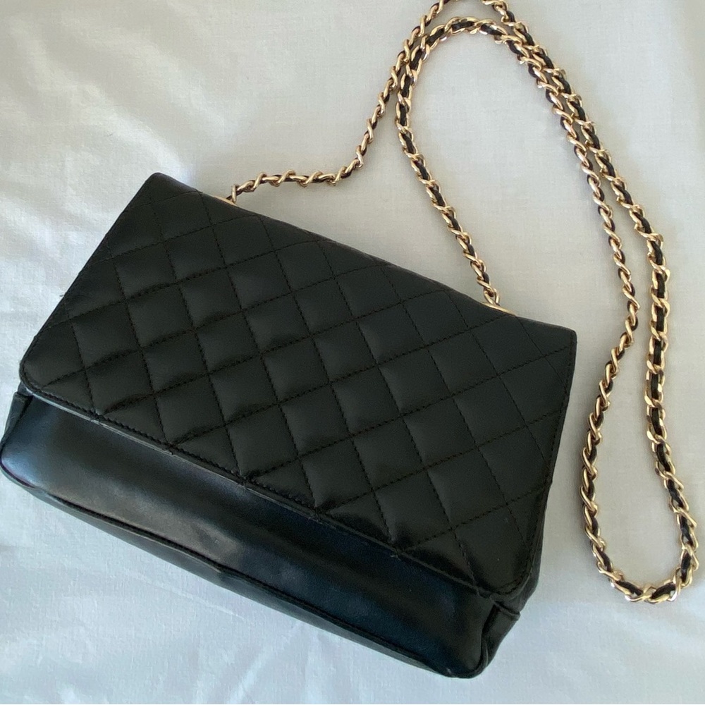 Black Leather Quilted Shoulder bag/clutch EUC gold chain strap
